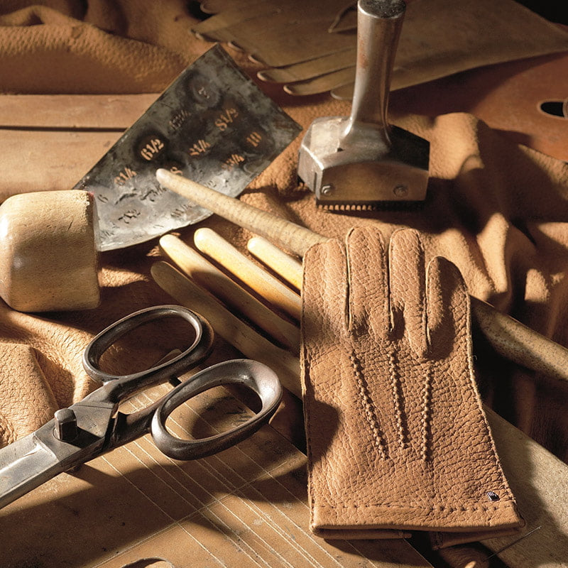Do an apprenticeship at ROECKL now and learn the art of craftsmanship.