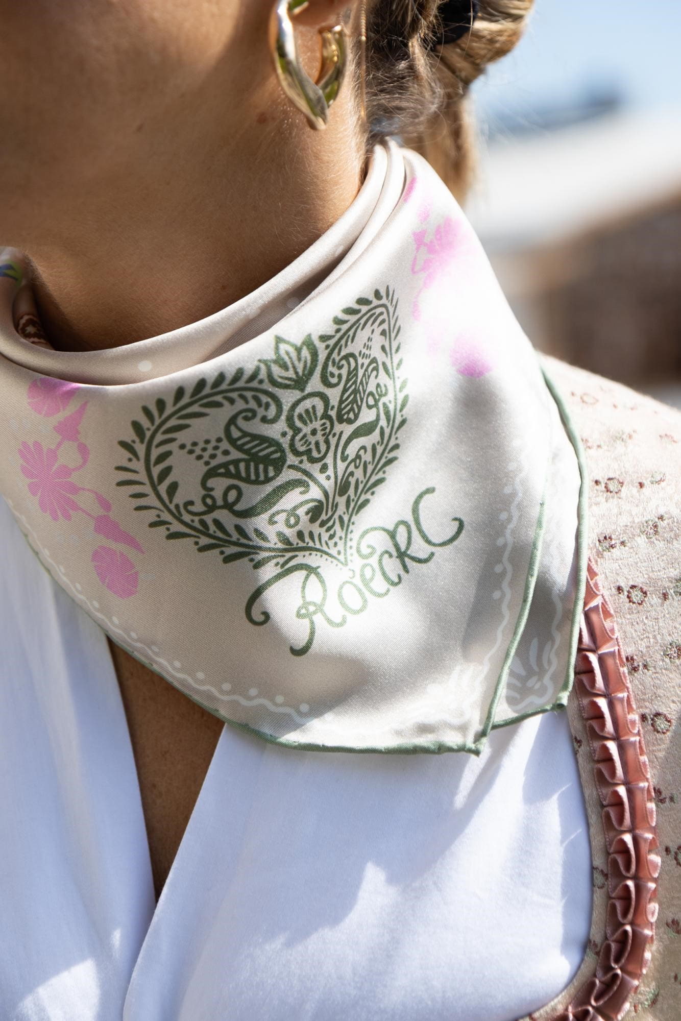 roeckl scarf Resi in beige silk