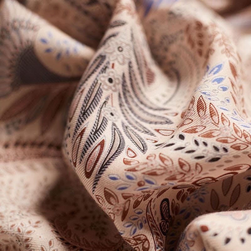 Classic wool in different qualities, colors and patterns at Roeckl