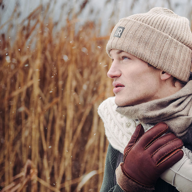 Warme Strickmuetze Urban Style in beige aus Materialmix