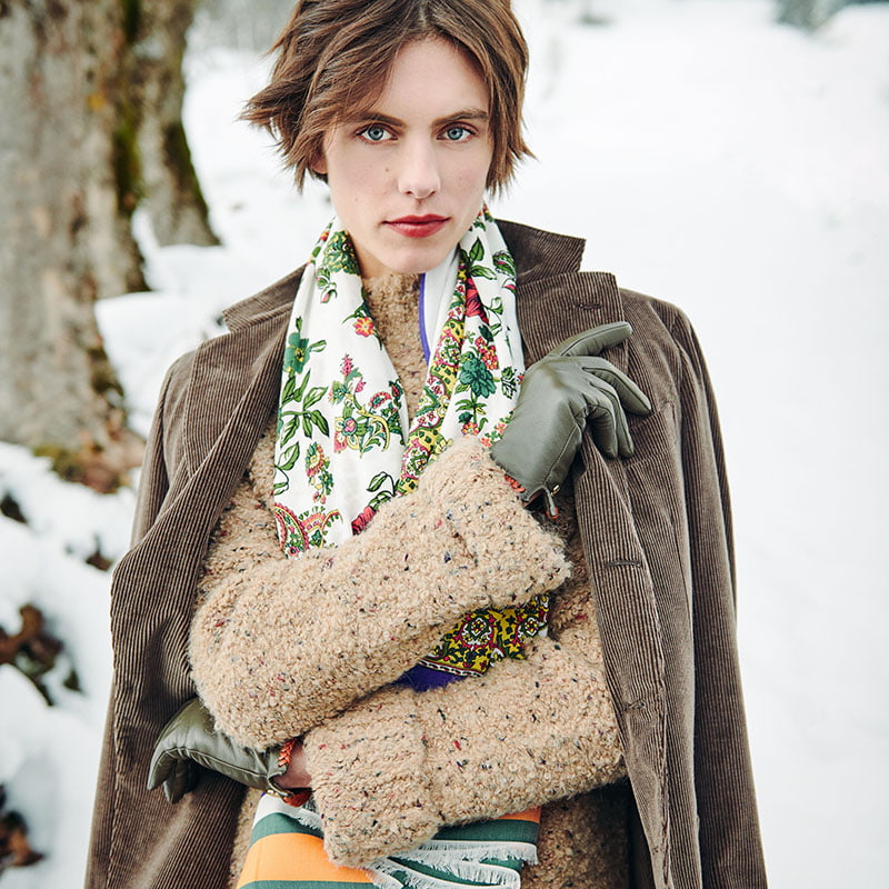 Weiches Foulard Big Herbarium in beige mit Blumen und Paisley aus Modal Mischung