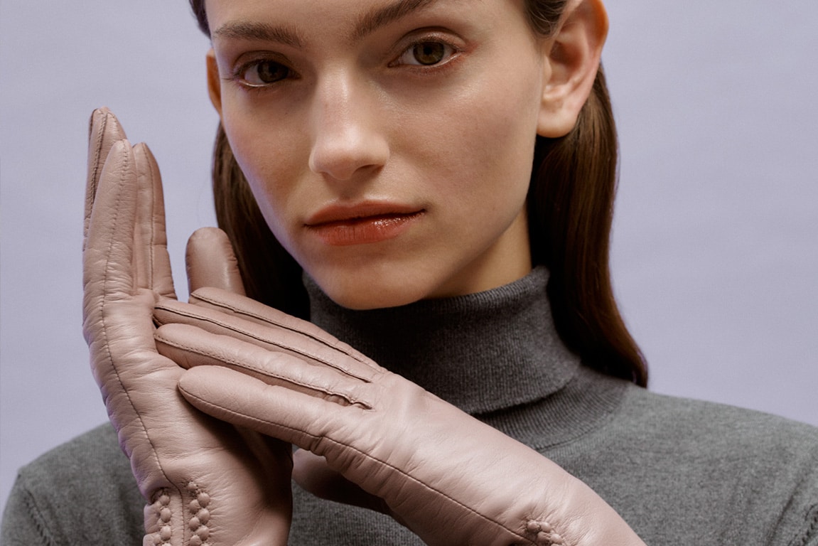 Elegant Glove Regina in the colour Mauve