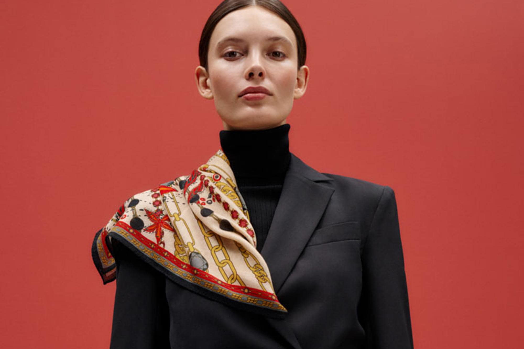 Modern Lettering Foulard made out of wool