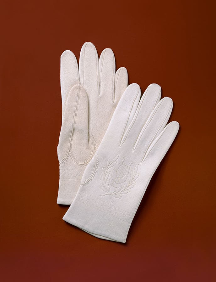 A masterpiece from Roeckl made of white leather