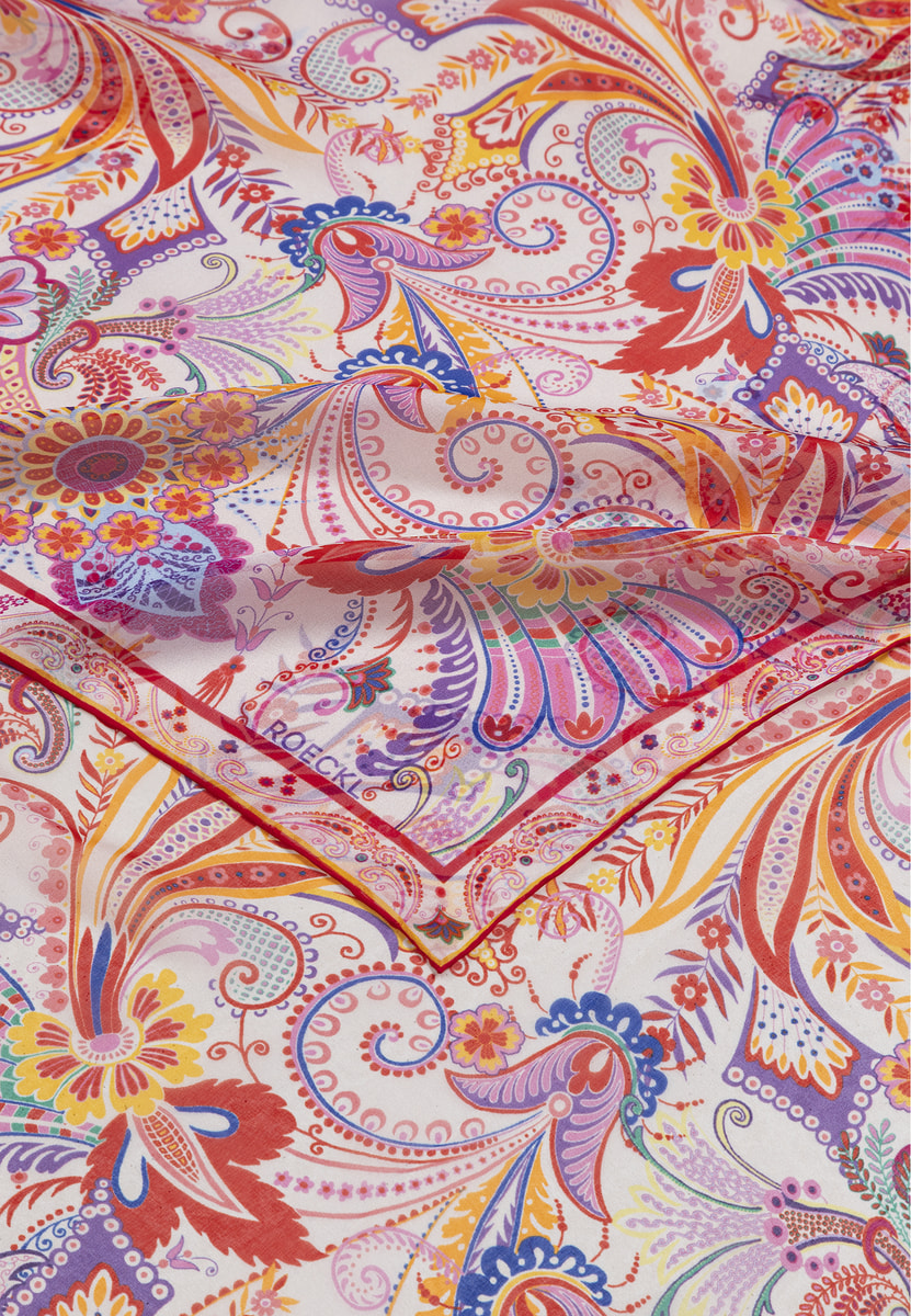 Floral Frame 100 x 100 - multi pink