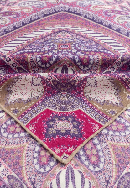 Winter Alhambra Paisley 140x140  - multi magenta