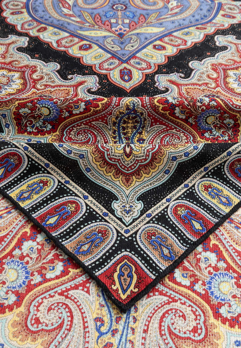 Ornamental Elegance 140x140 - blue/red
