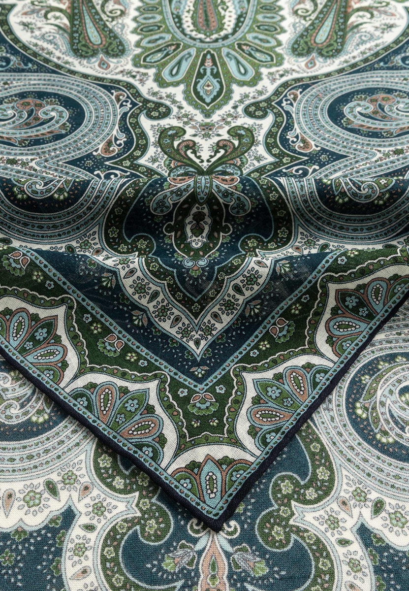 Enchanted Paisley 140x140 - multi green