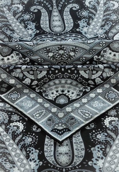 Circular Paisley 140x140 - white/black