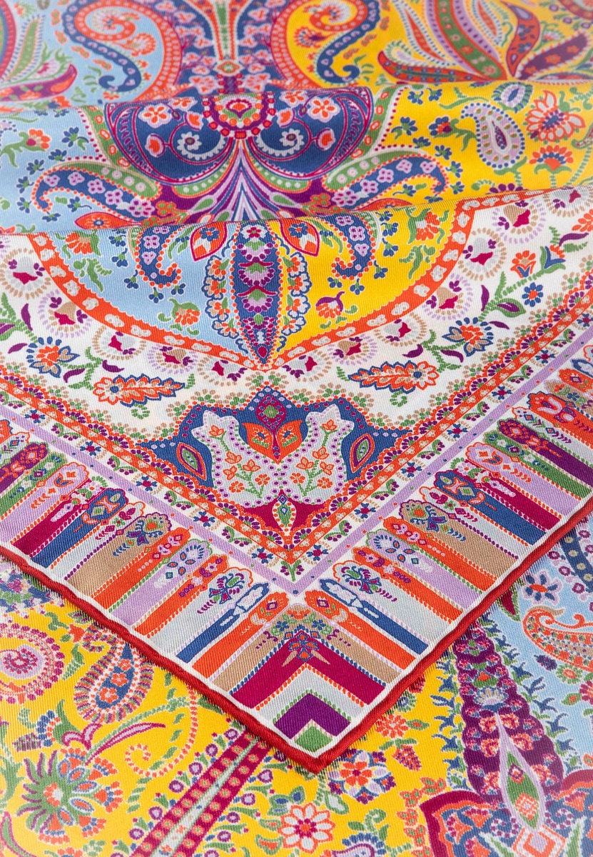 Paisley Mirage 90x90  - multi red