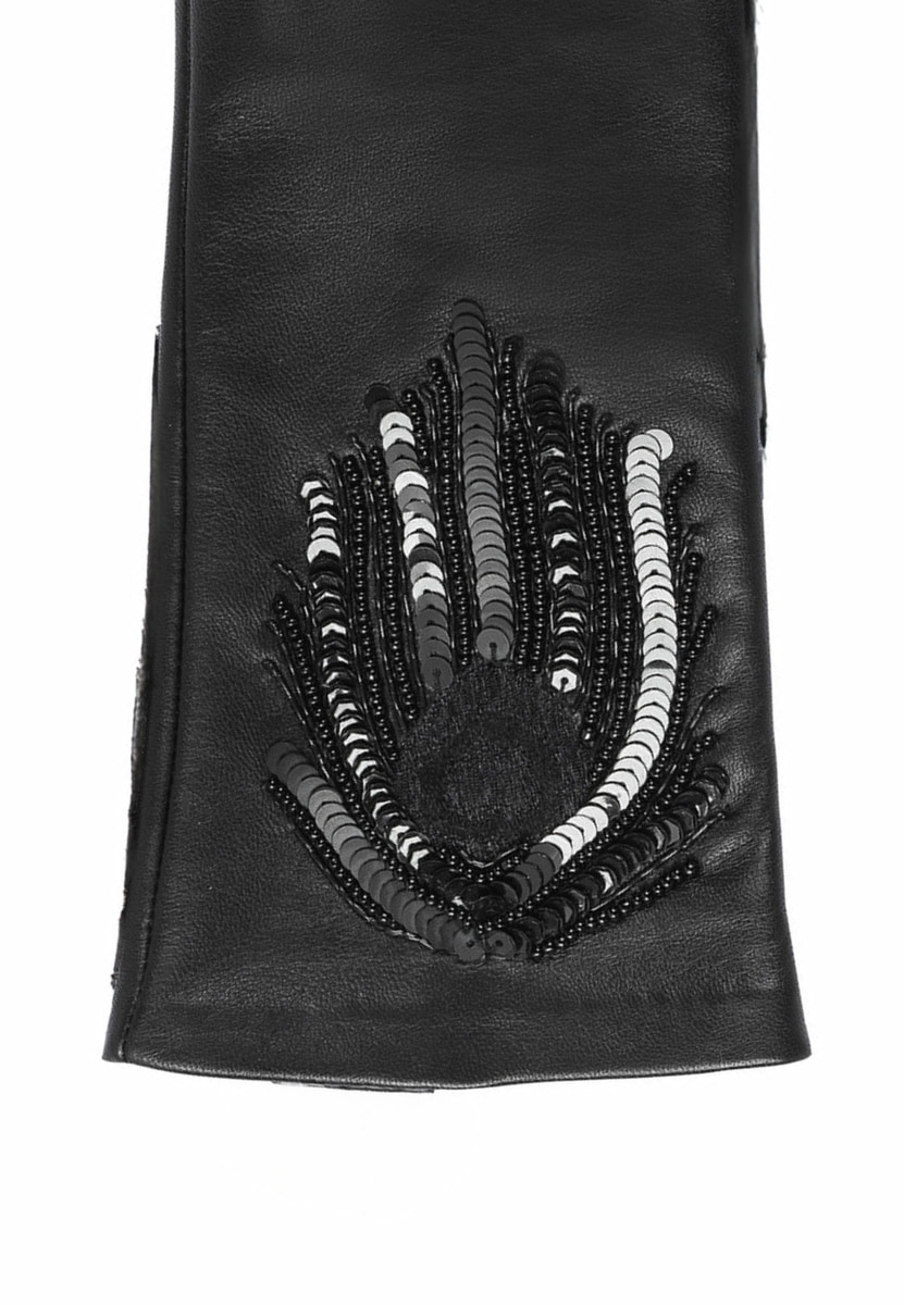 Peacock - black