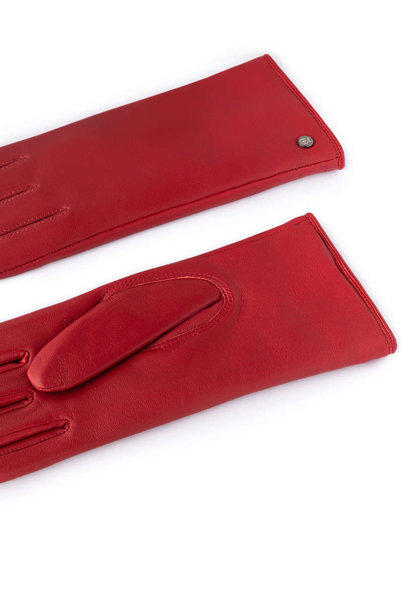 Schoenefeld - classic red