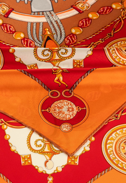 Colourful Compass 132x132  - multi orange