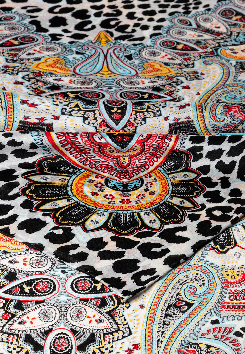 Animal Paisley 140x140 - multi black