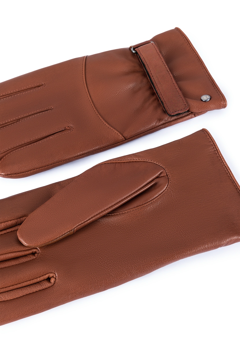 Howell - saddlebrown