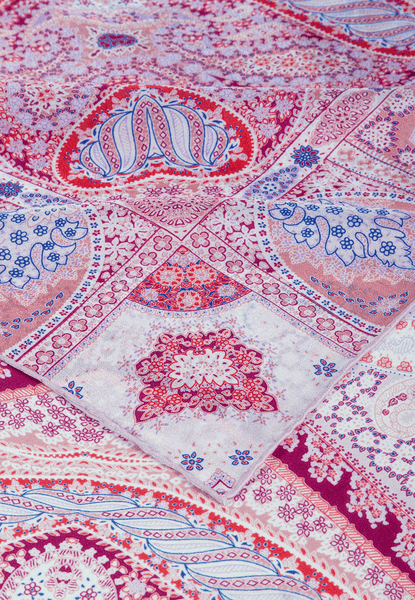 Secret Garden 140x140  - multi rose