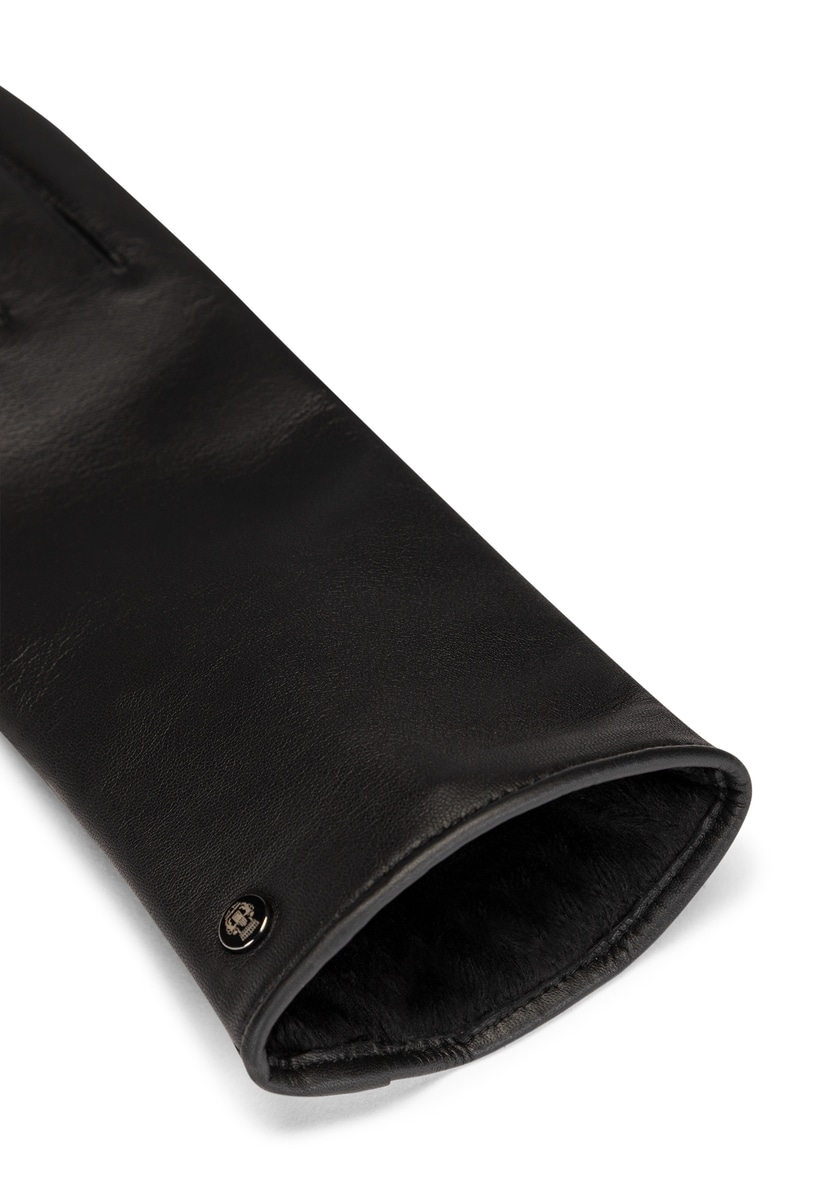 Schoenefeld - black