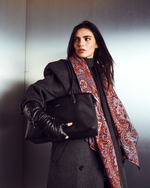 Paisley Glow 140x140 - multi red