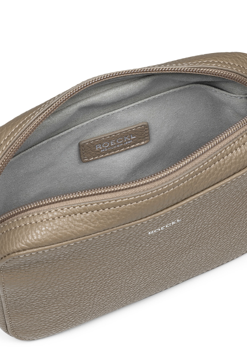 Mia Small - walnut