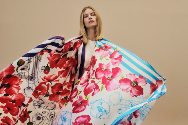 Poppy Rush 130x130  - navy/red