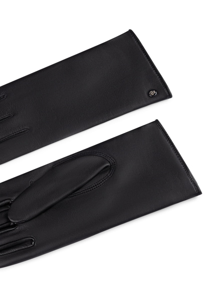 Schoenefeld - black
