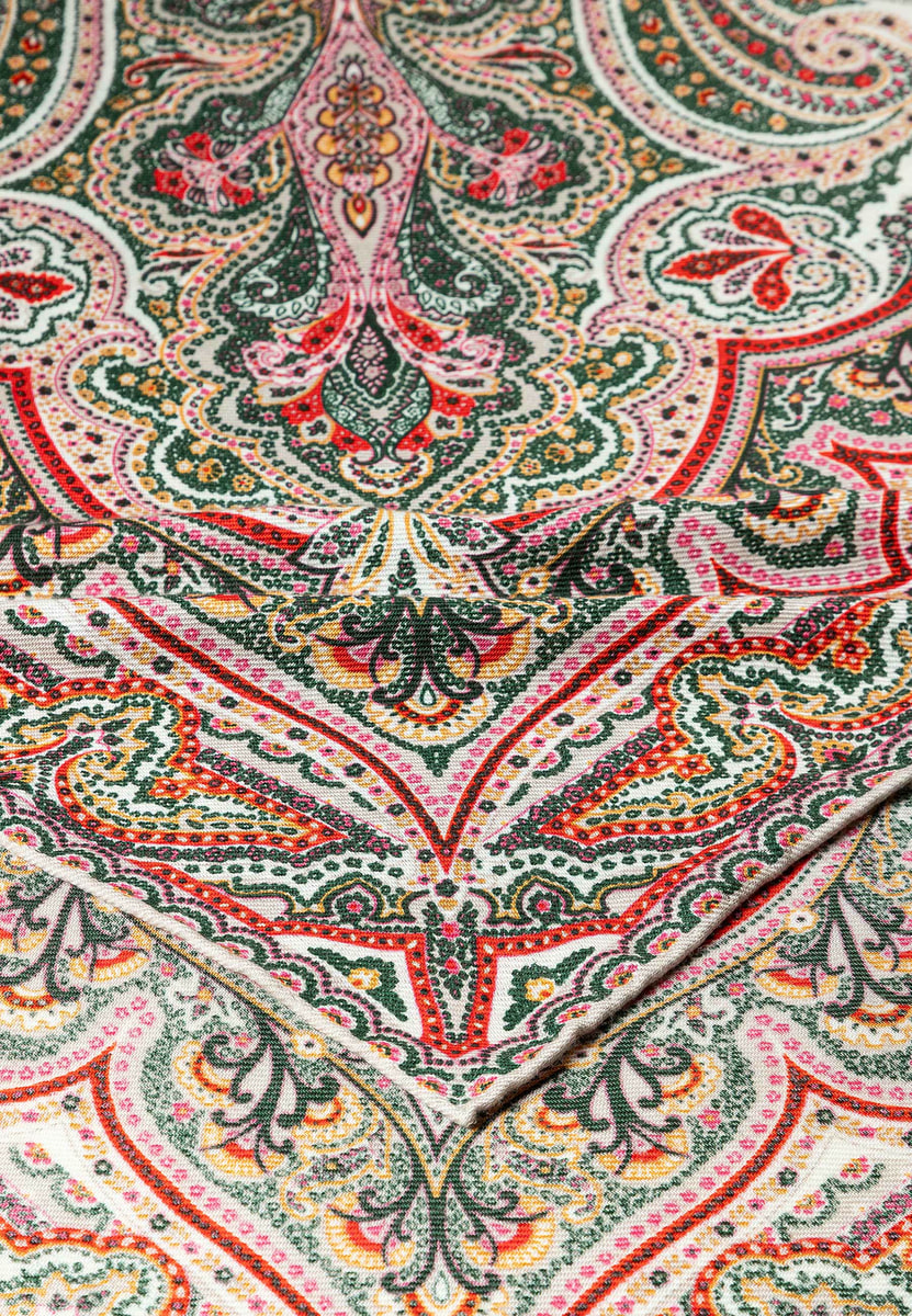 Navona Paisley 140x140  - multi forest