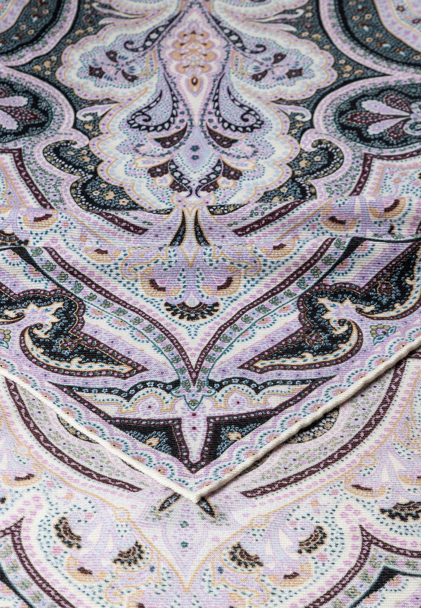 Navona Paisley 140x140 - multi rose