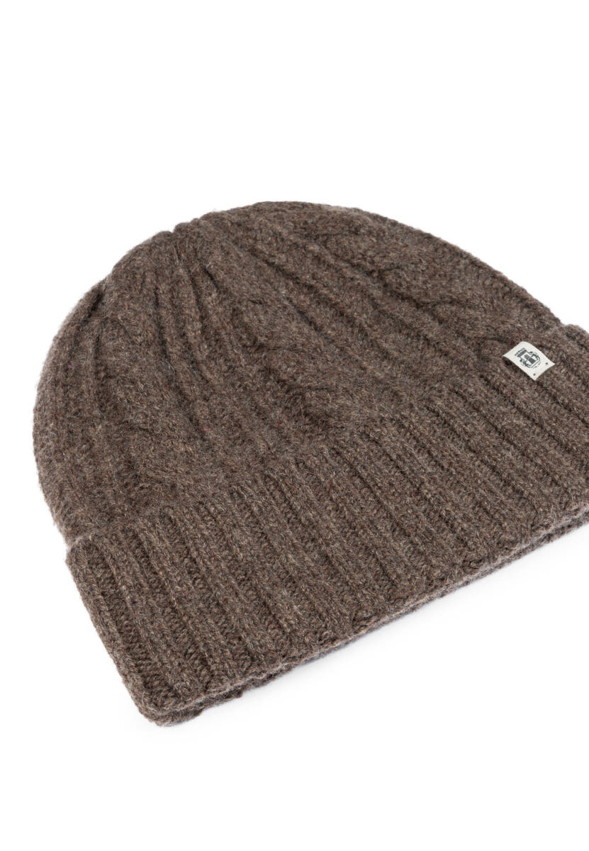 Cabled Charm Mütze - coffee