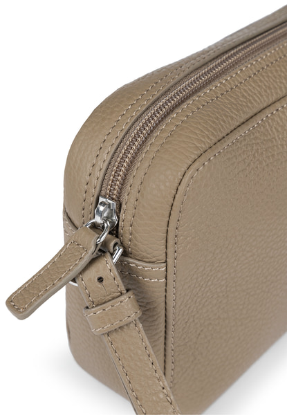 Mia Small - walnut