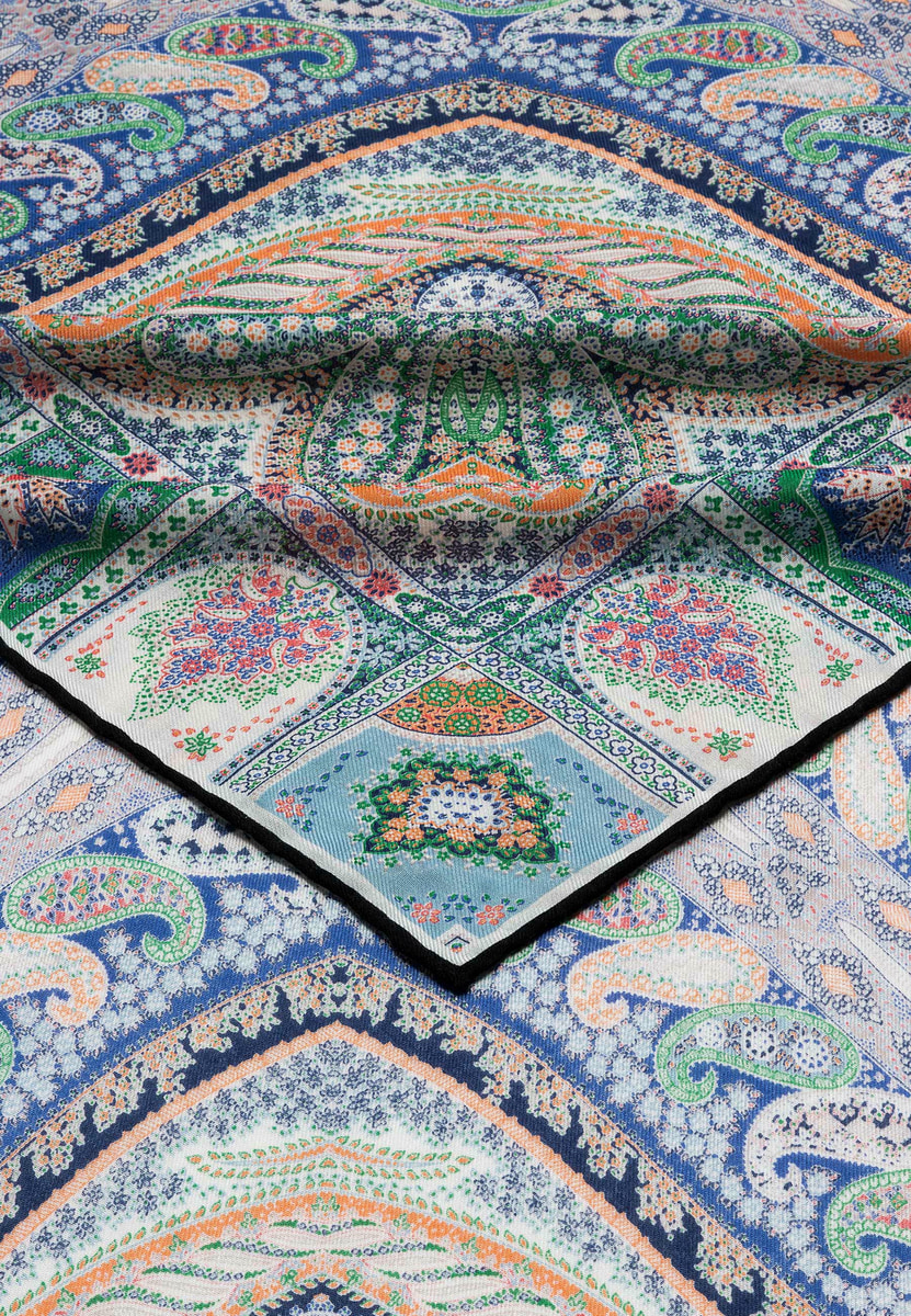 Winter Alhambra Paisley 140x140  - multi navy