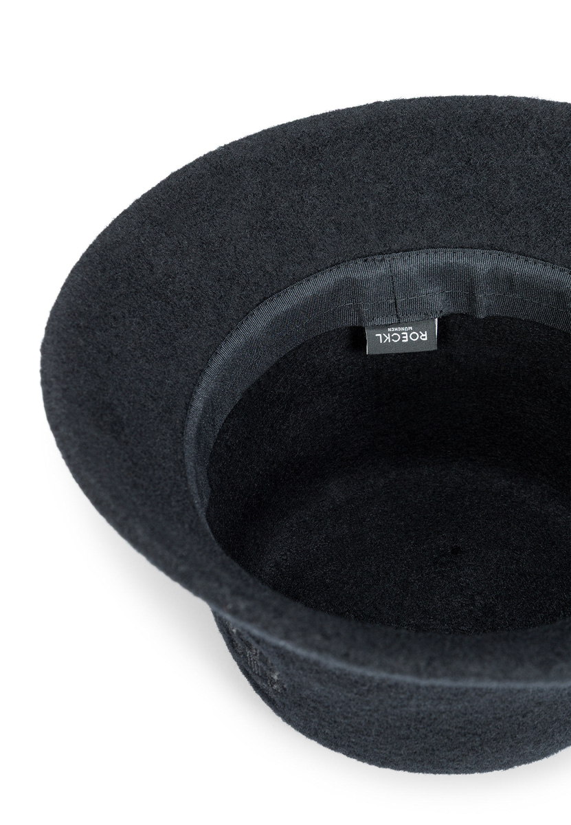 Carnaby Heraldic - black
