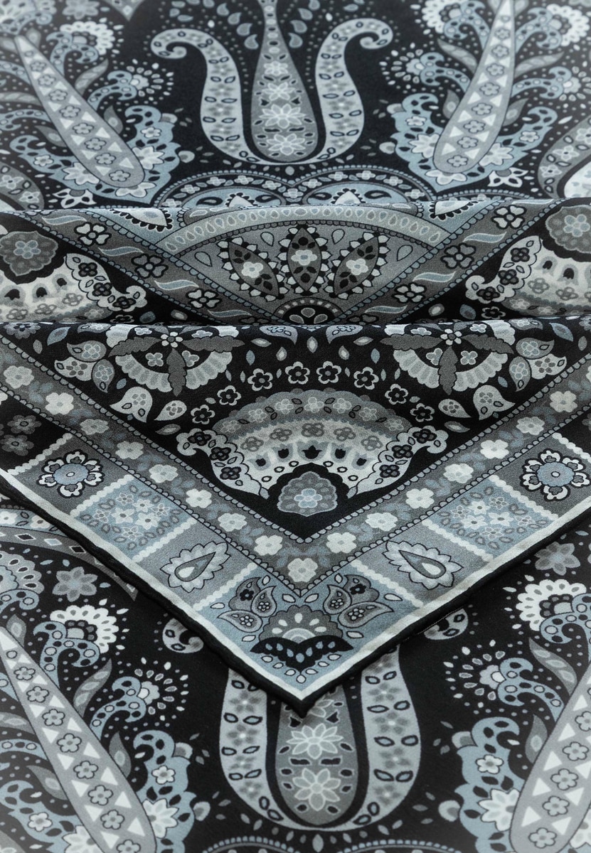 Circular Paisley 140x140 - white/black