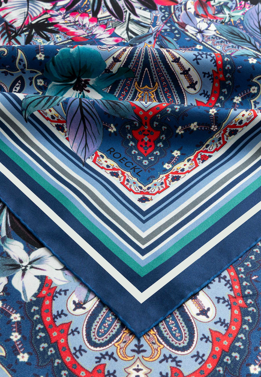 The Art of Flowers 90x90  - multi navy