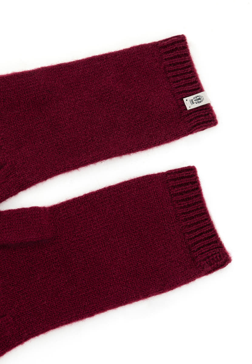 Alicia  - ruby red