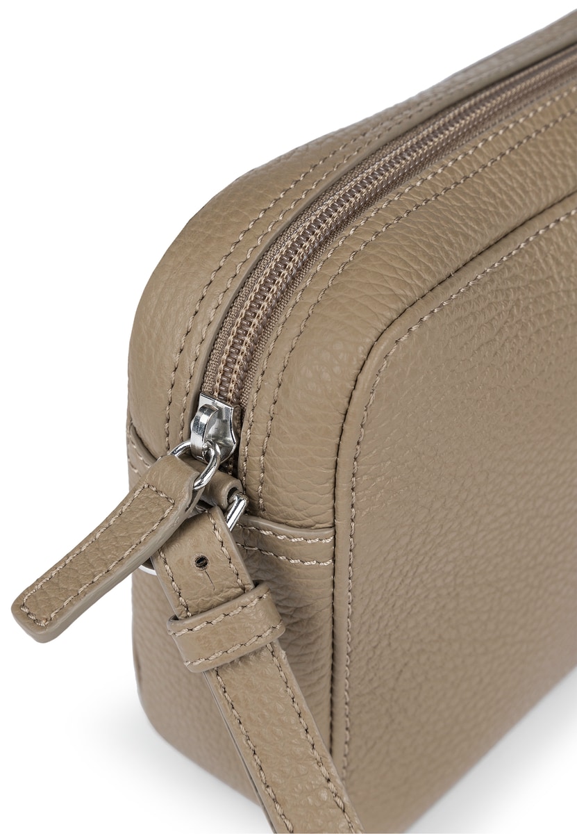 Mia Small - walnut