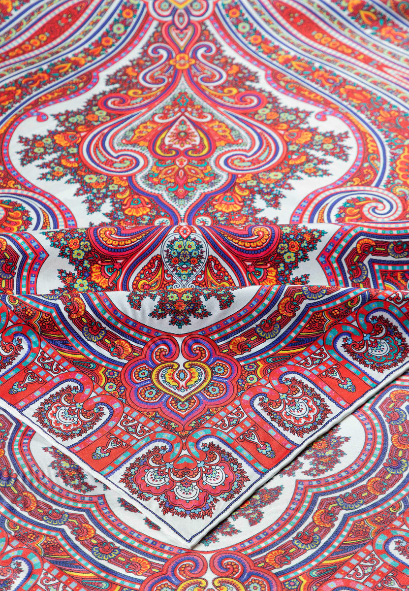 Paisley Star 90x90  - white/red