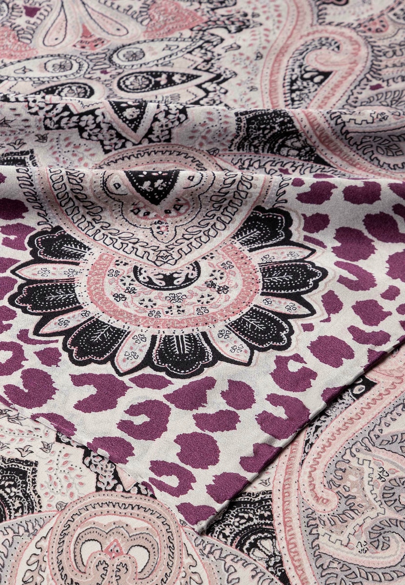 Animal Paisley 140x140  - multi wine