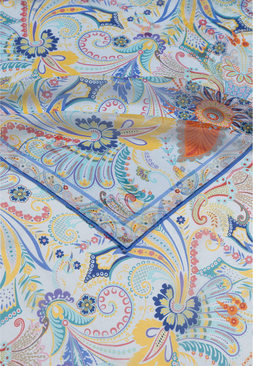 Floral Frame 100 x 100 - multi blue